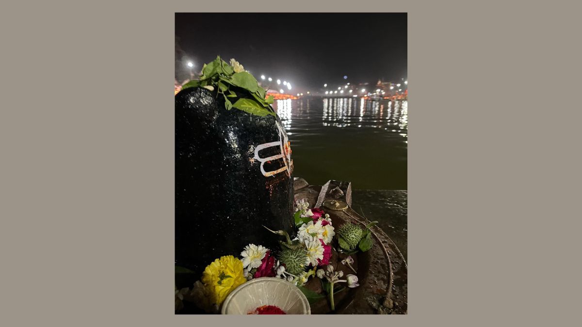 may first pradosh vrat 2025 ke din shiv ji ko kya arpit kar sakte hain