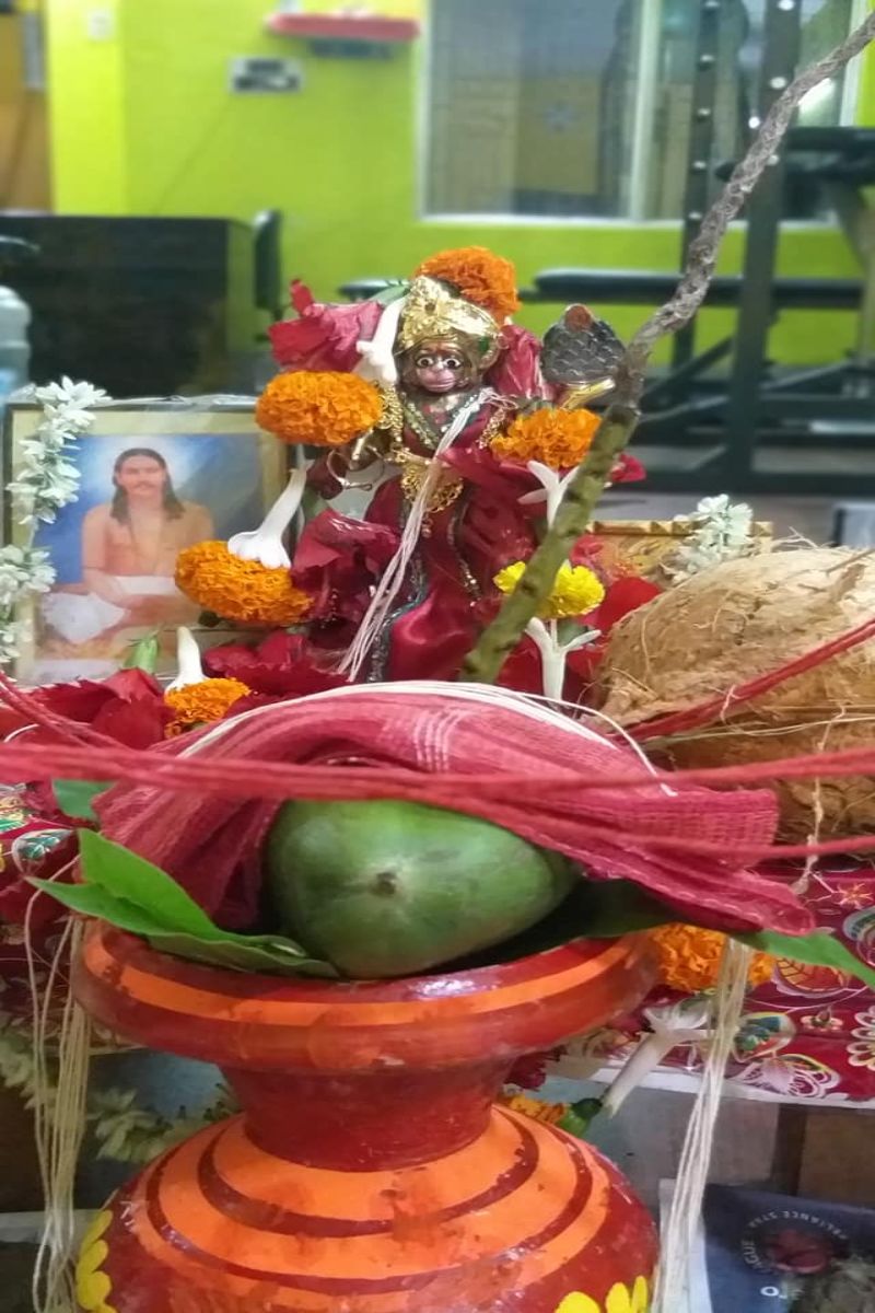 bada mangal 2025 ka shubh muhurat