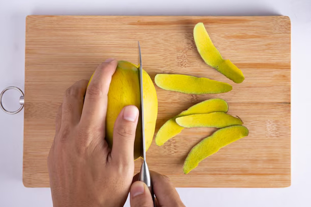 mango peels for cleaning