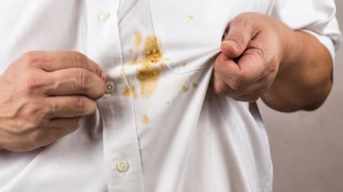 tomato peel cleaning hacks for haldi stain