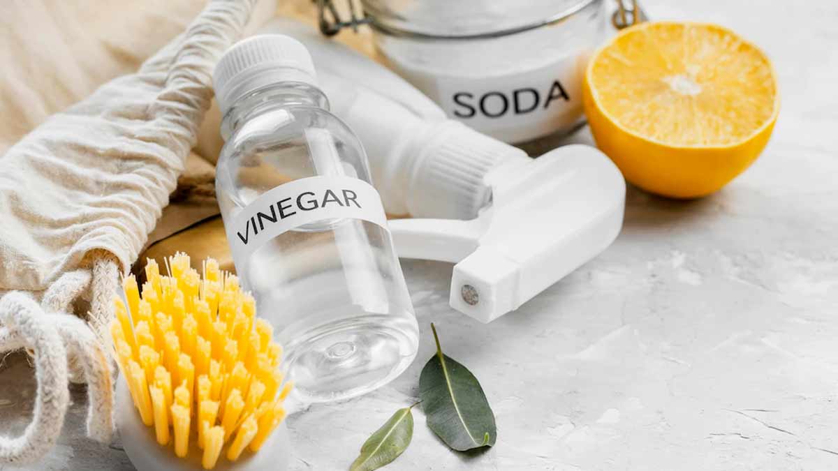 vinegar and lemon uses in cleaning
