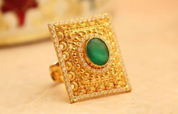 Green stone ring designs