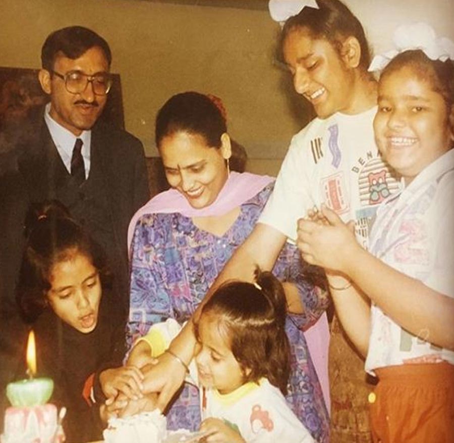 family pics of diksha dwivedi