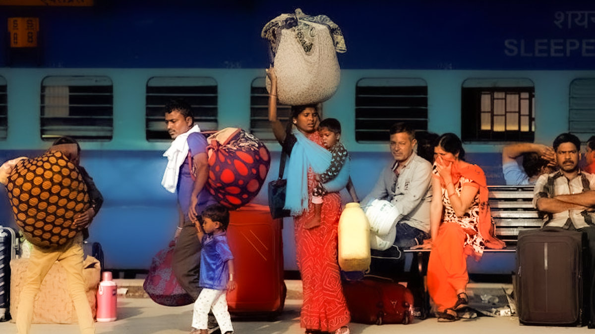 How much luggage can be carried in AC coach