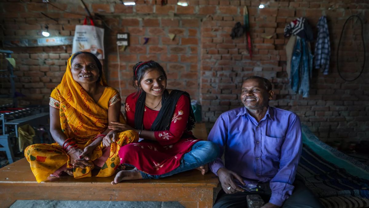 jyeshtha mah mein ghar ke bade bachche ko kya de sakte hain