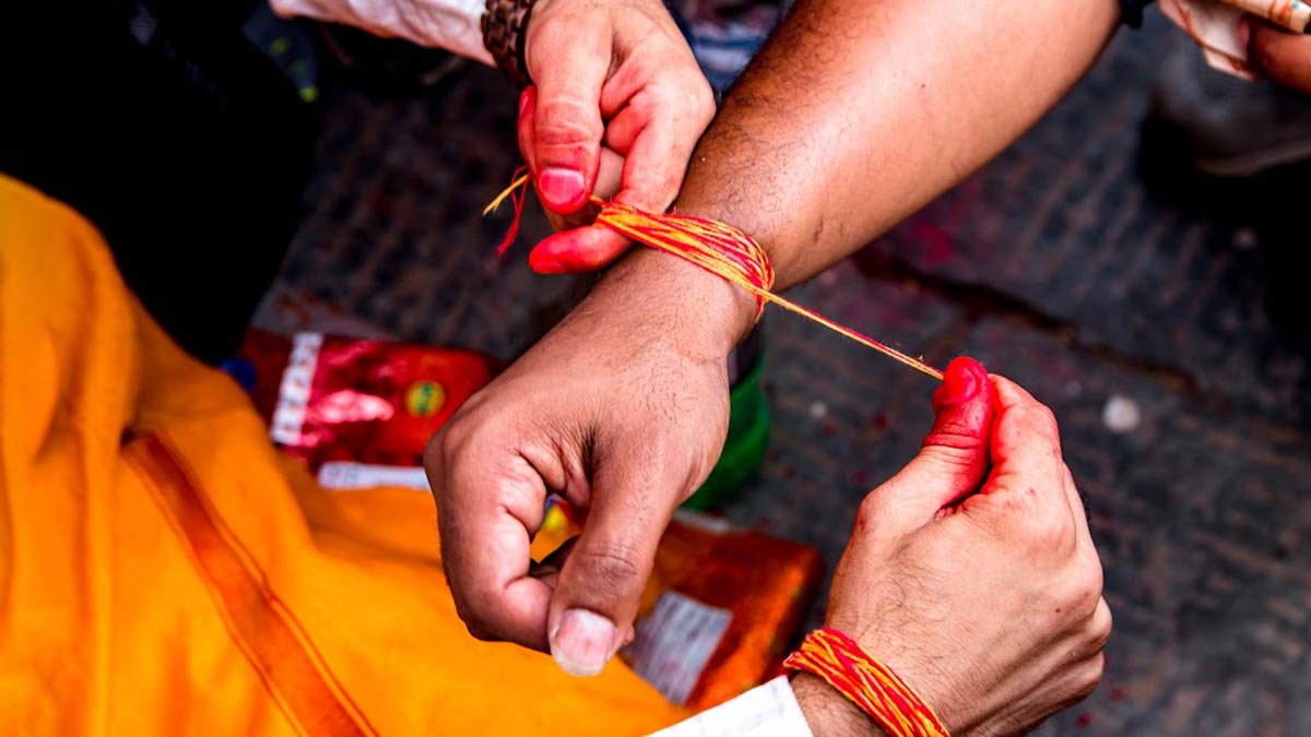 rules-to-wear-kalawa-in-chaitra-navratri