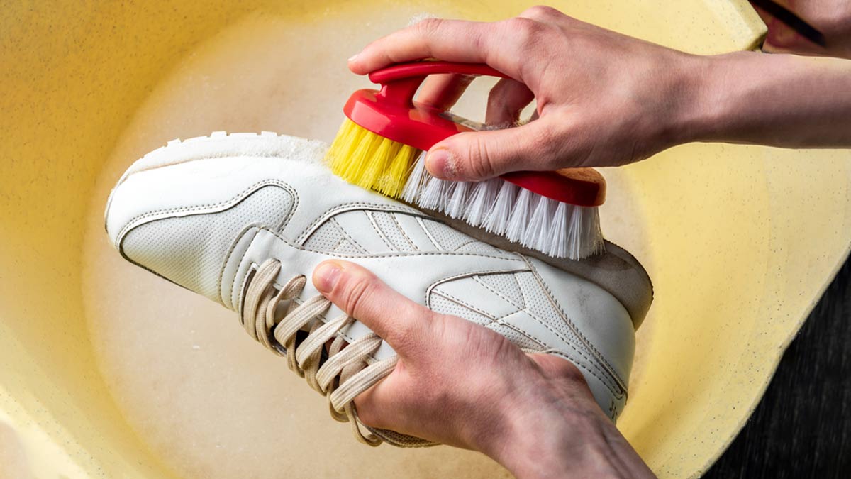 How do you clean white edges of shoes