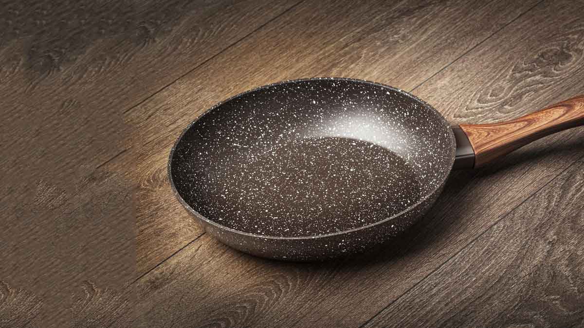 How to clean a burnt non-stick pan