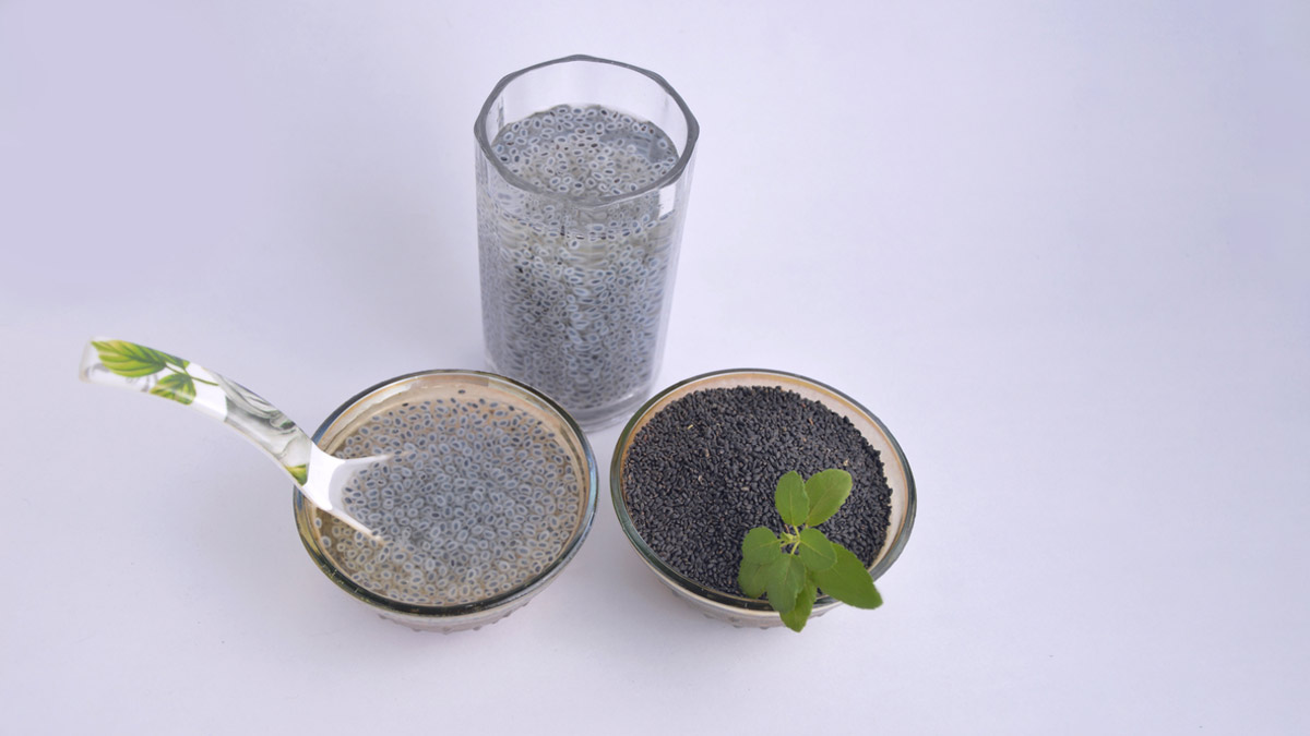 benefits of soaked sabja seeds in sumemr