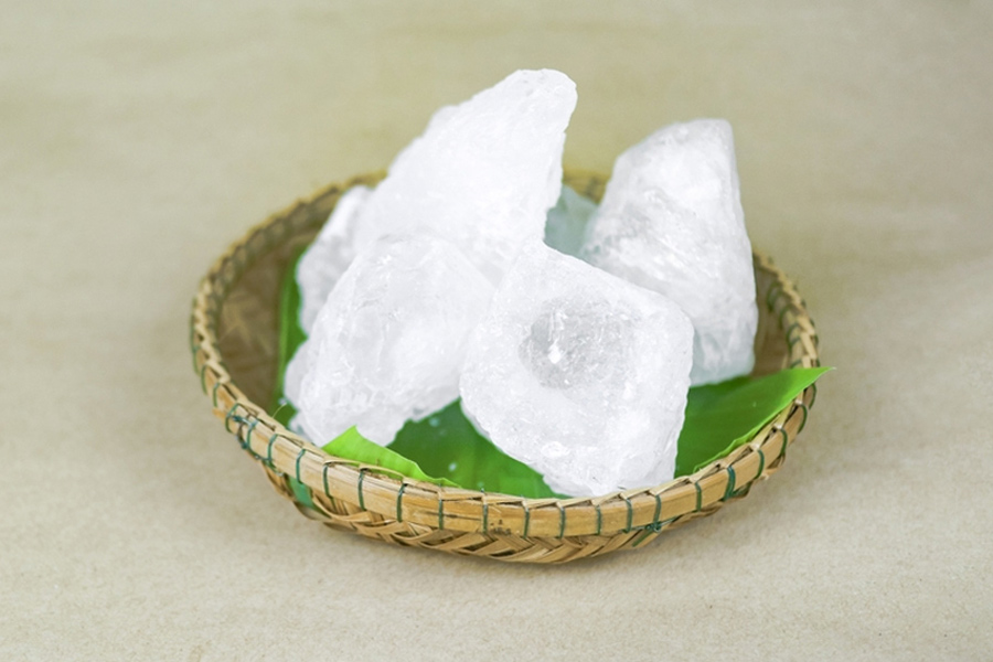 use fitkari for cracked heels