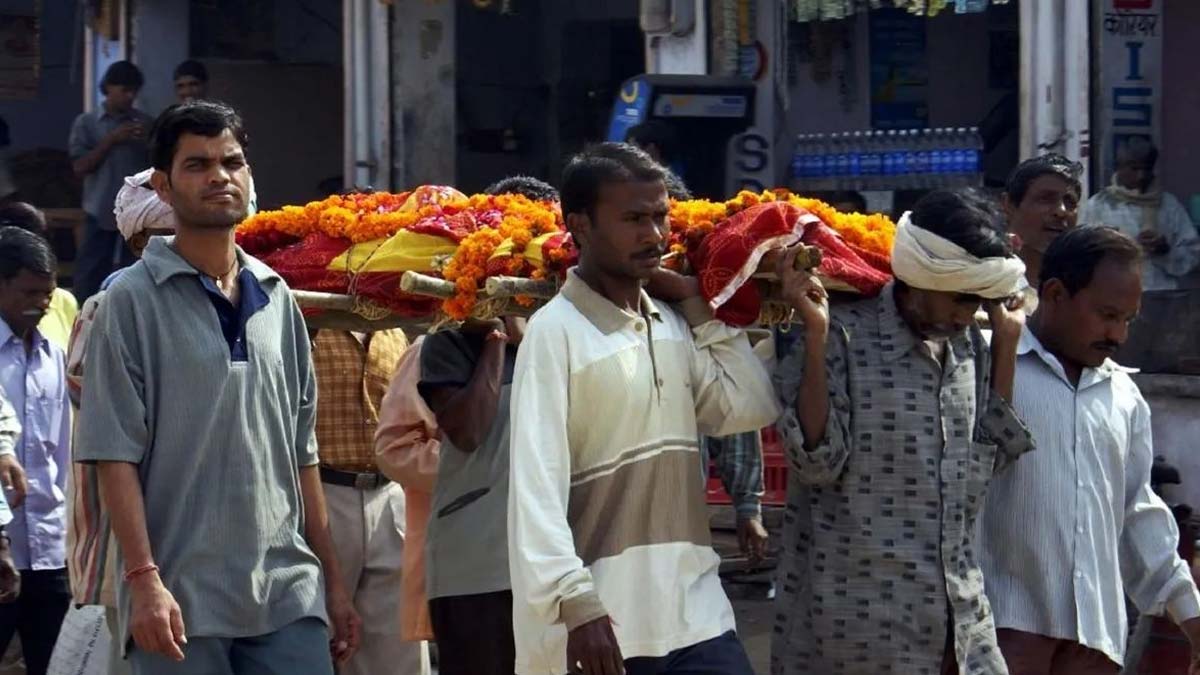 Turmeric circle around dead body Hindu ritual