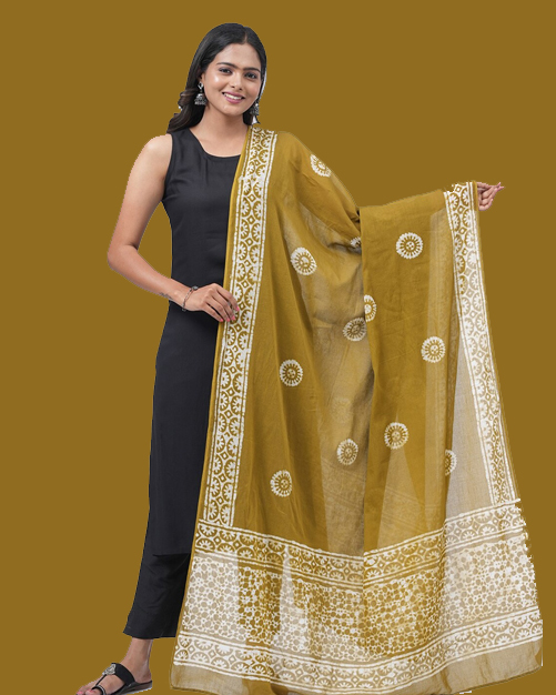 Simple bandhani dupatta