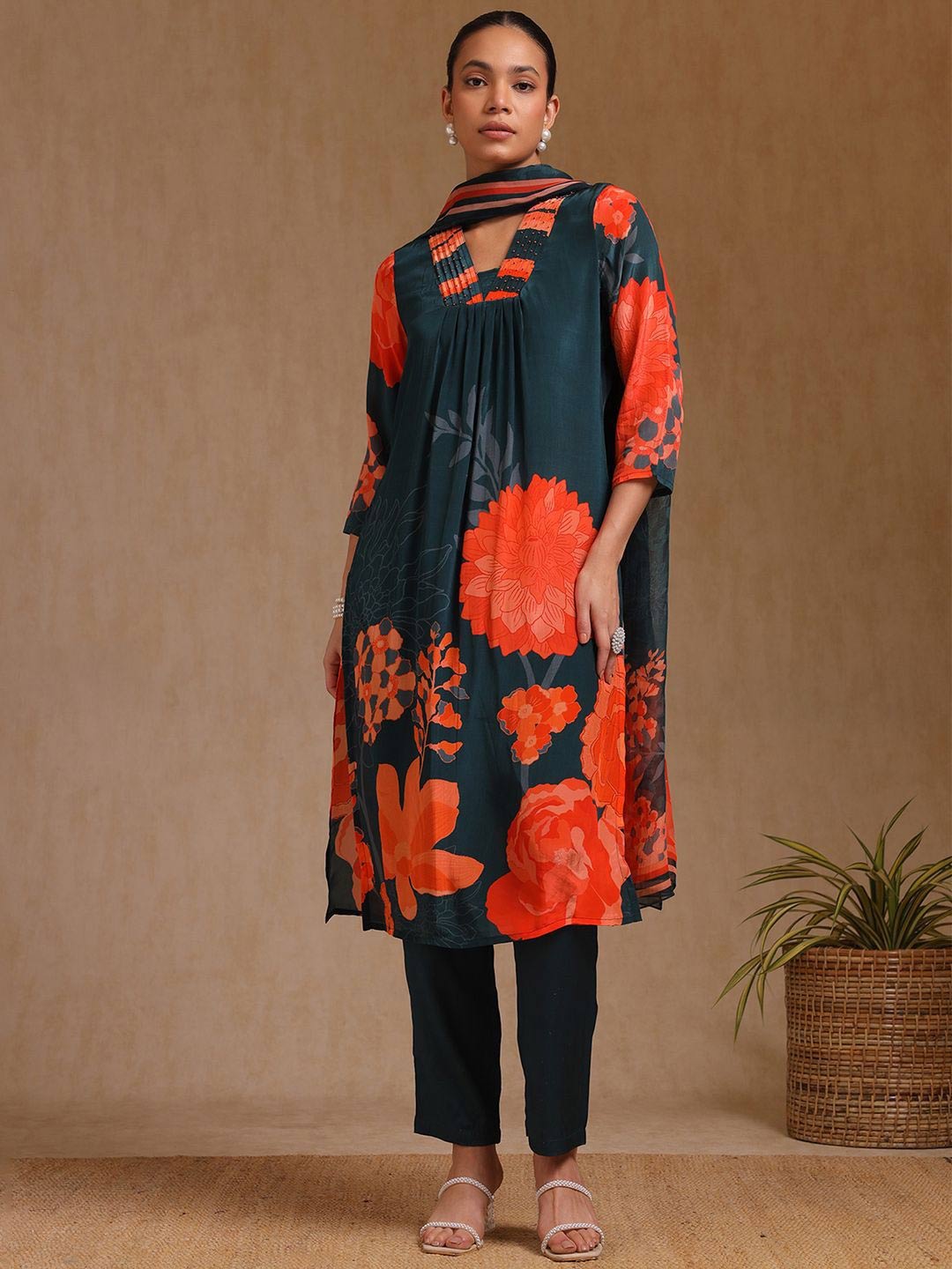 floral print suit (8)