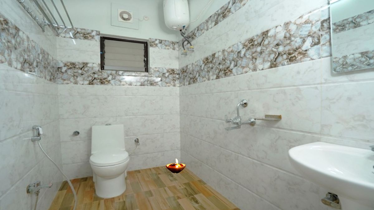 Financial benefits of lighting lamp in toilet