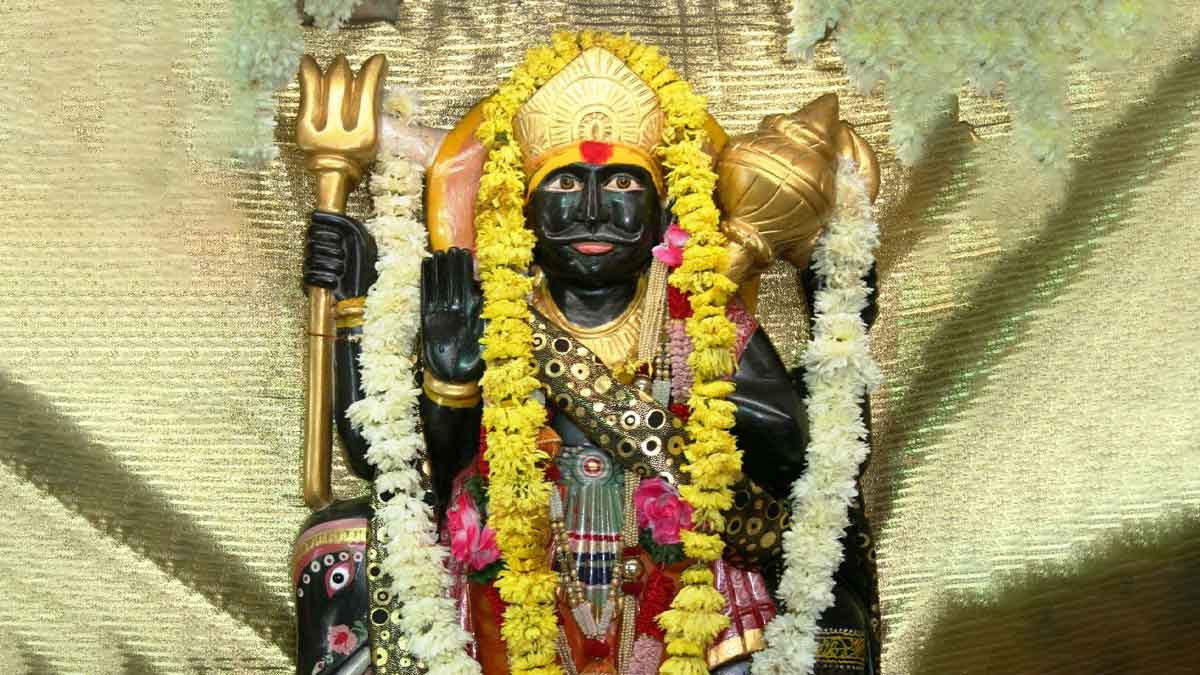 shani dev idol upay