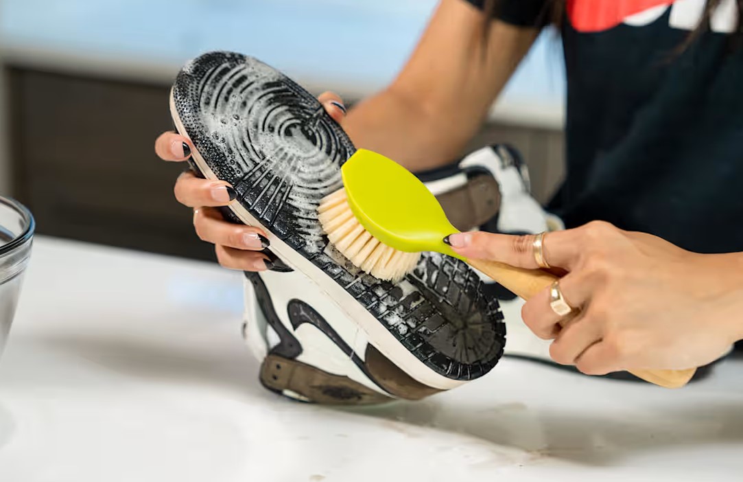 shoes cleaning tips in hijndi