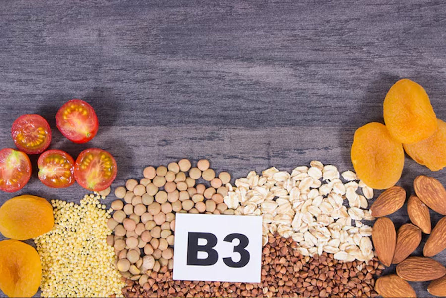 B3 deficiency cause cracked heels