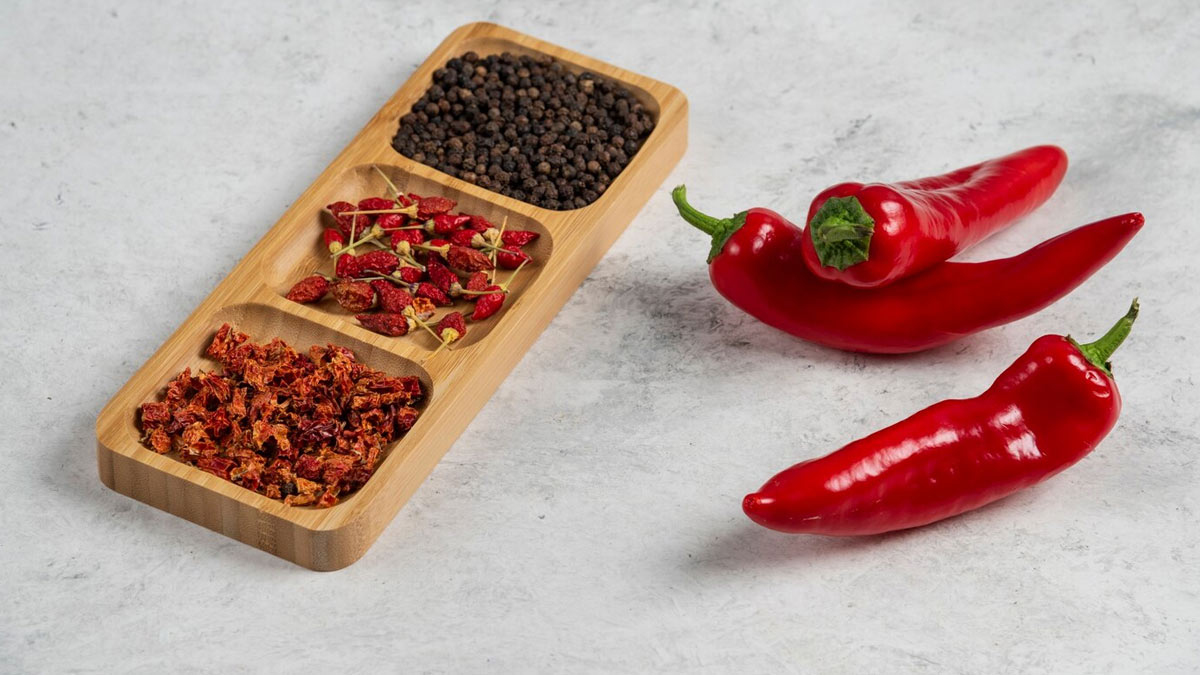 How to make chilli flakes and oregano at home