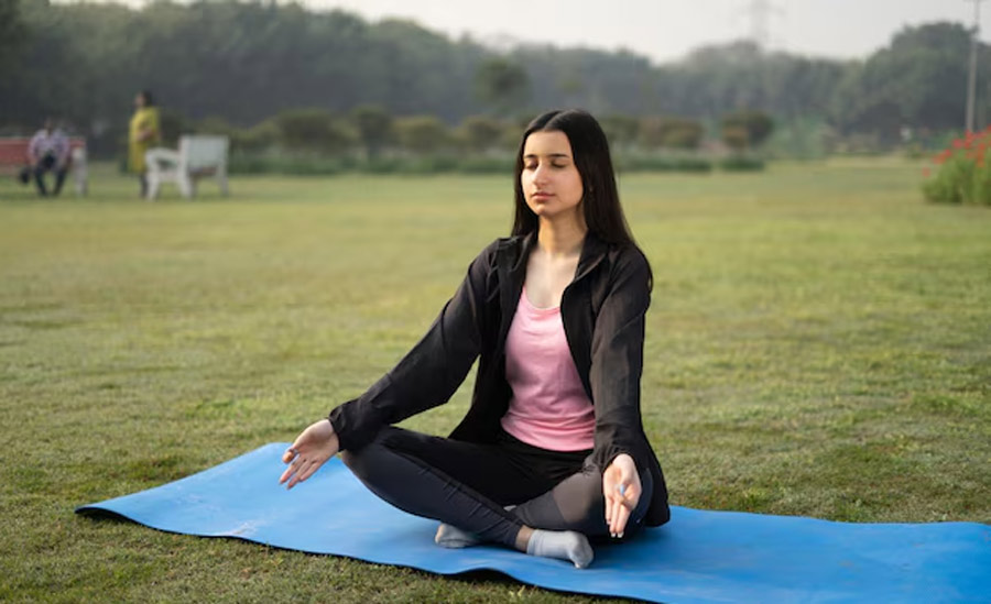 how to practicing yoga and meditation outdoors