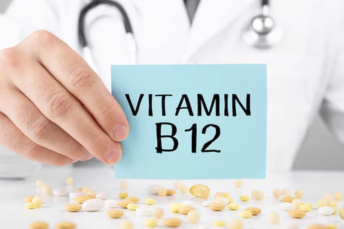 vitamin b 12 deficiency causes tingling in hands and feet
