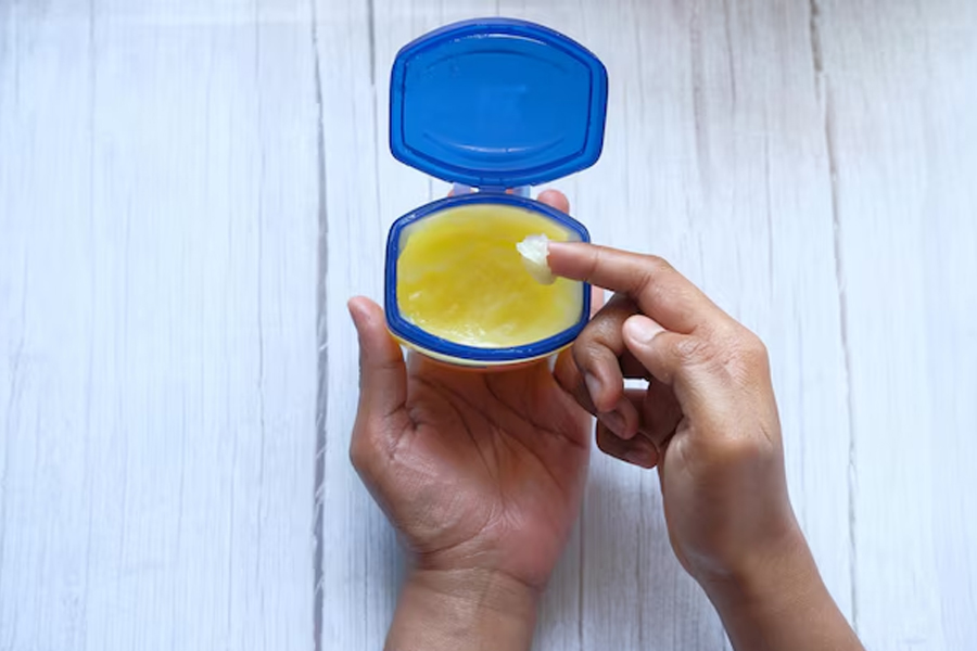 Petroleum jelly for cleaning