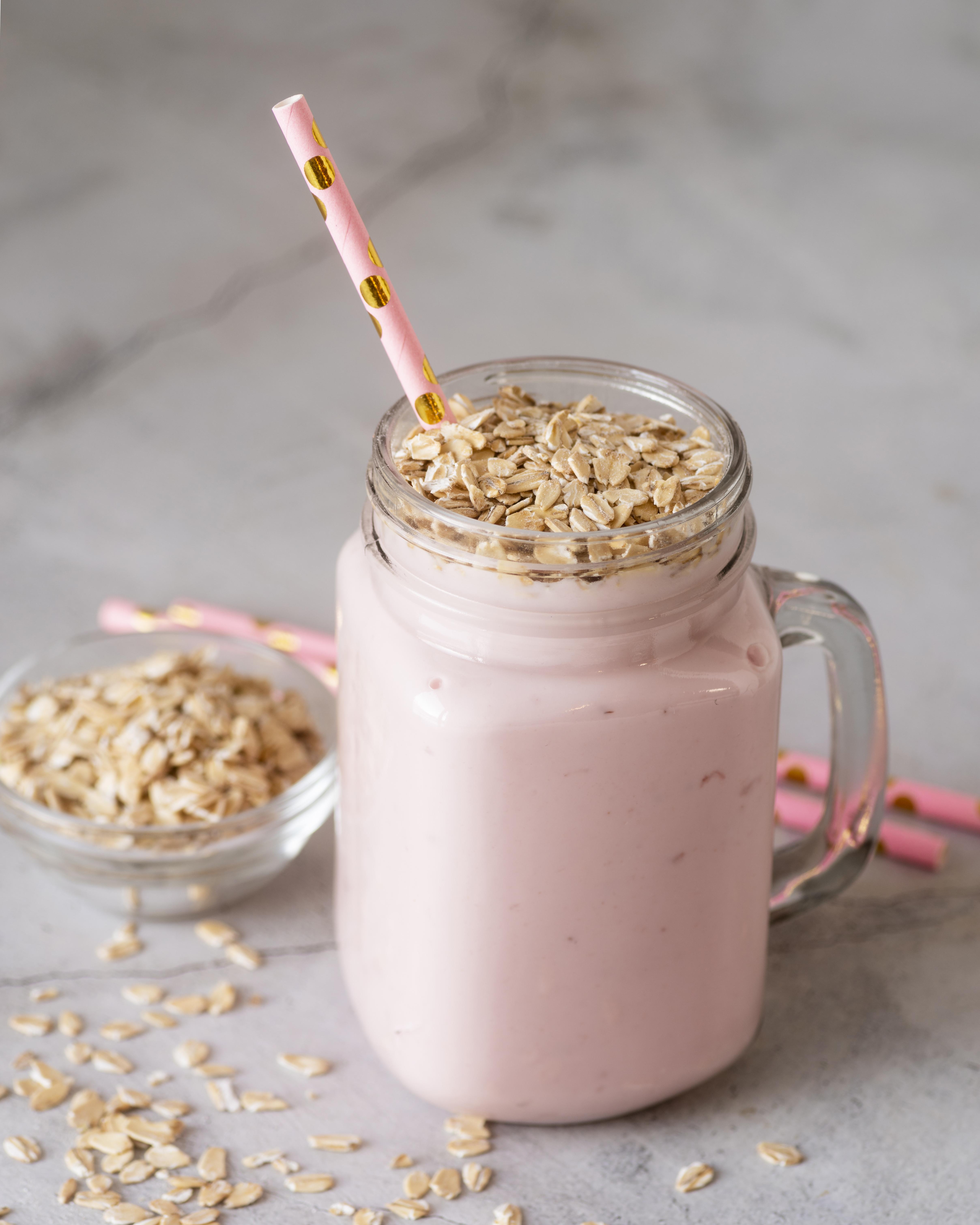 high-angle-delicious-smoothie-with-oat (1)