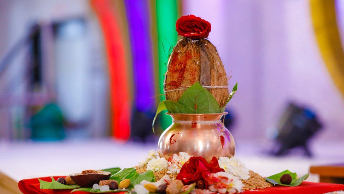 ashad mah mein mehndi lagane ke labh