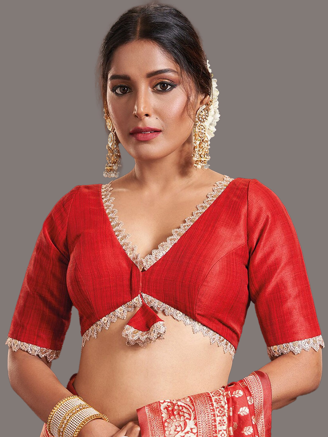 deep v neckline for short height