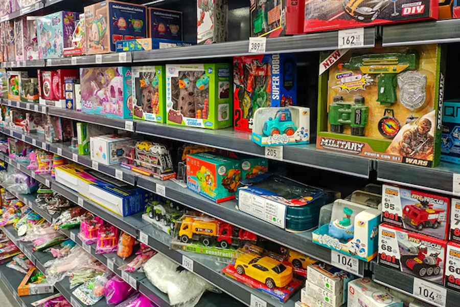 Inderlok Market toys