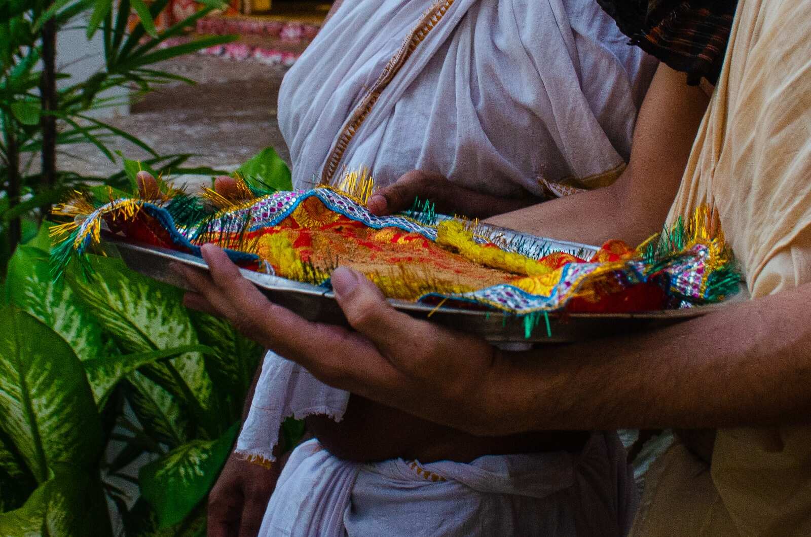 bhagwan jagannath ke kapde kaun banata hai