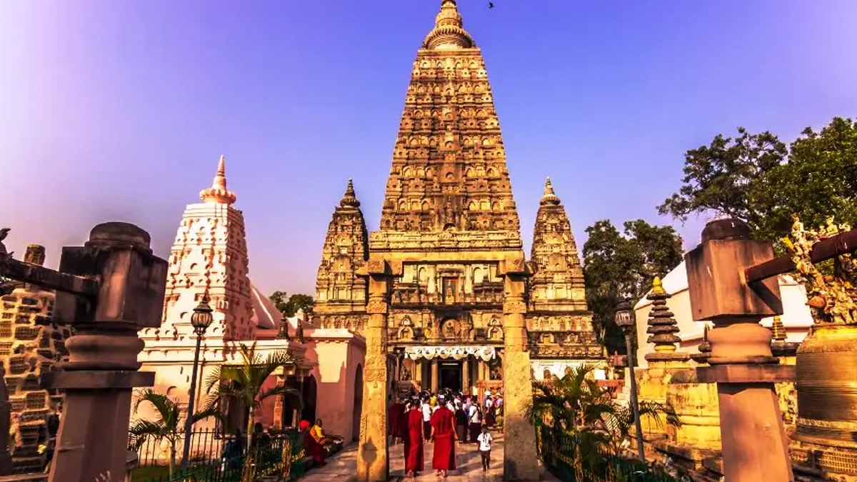 Pre wedding shoot in mahabodhi temple Gaya