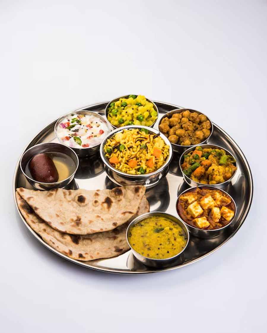 eating in small plate