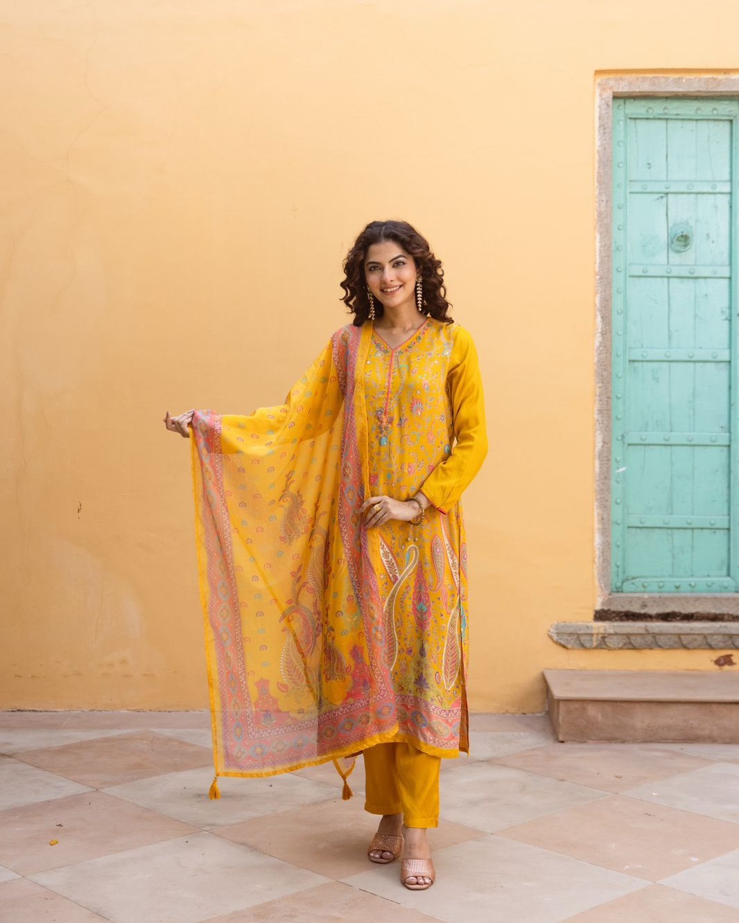 Classy Pehnava- haldicolour suit set