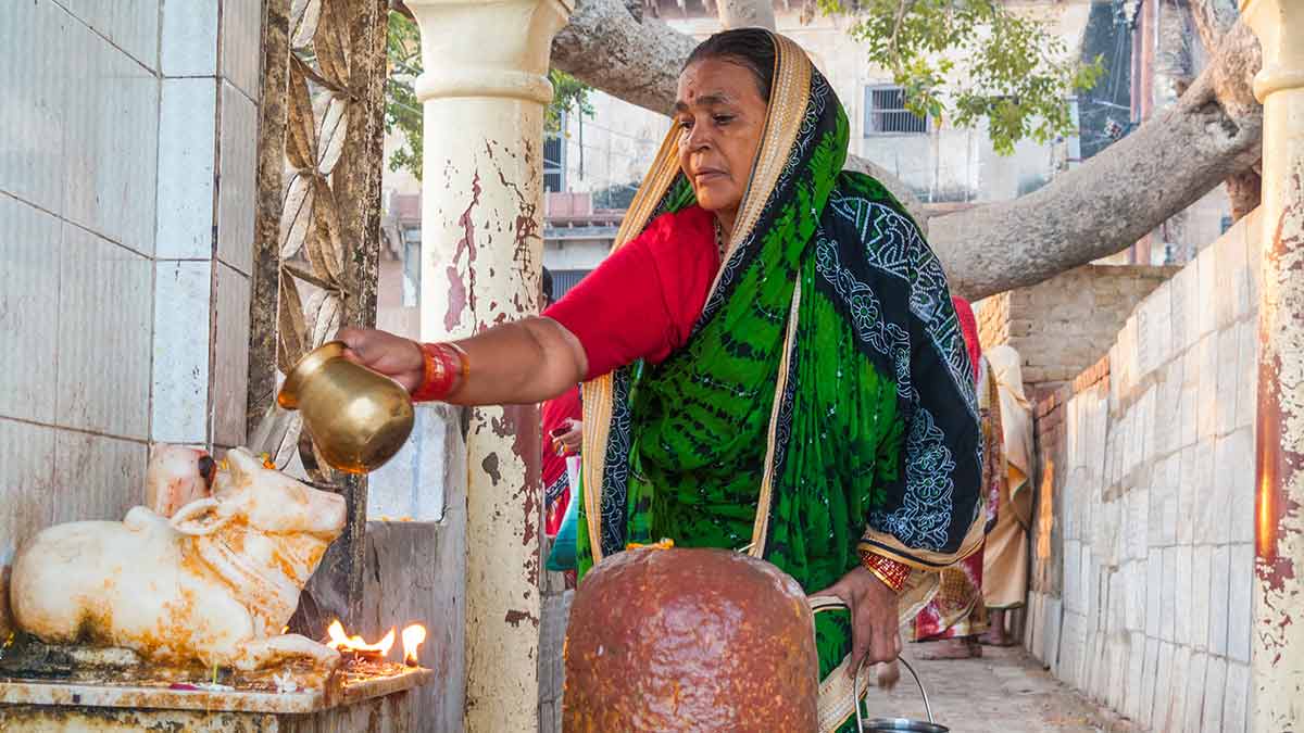 What happens if kalash falls down after pooja