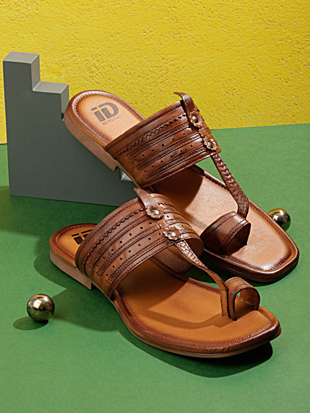 Kolapuri chappal