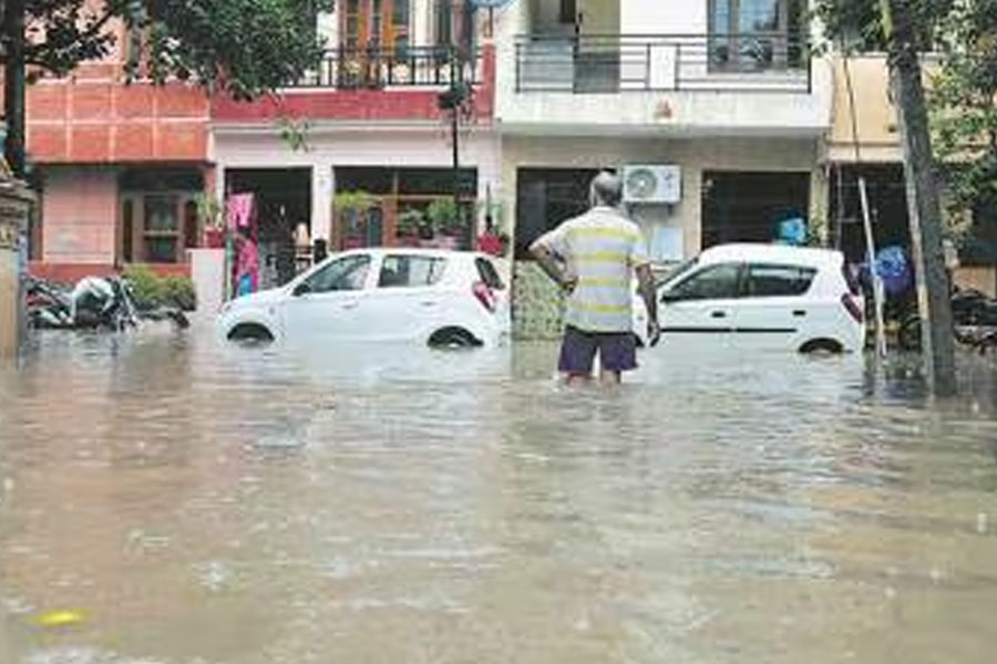 Monsoon waterlogging law and complaint info,