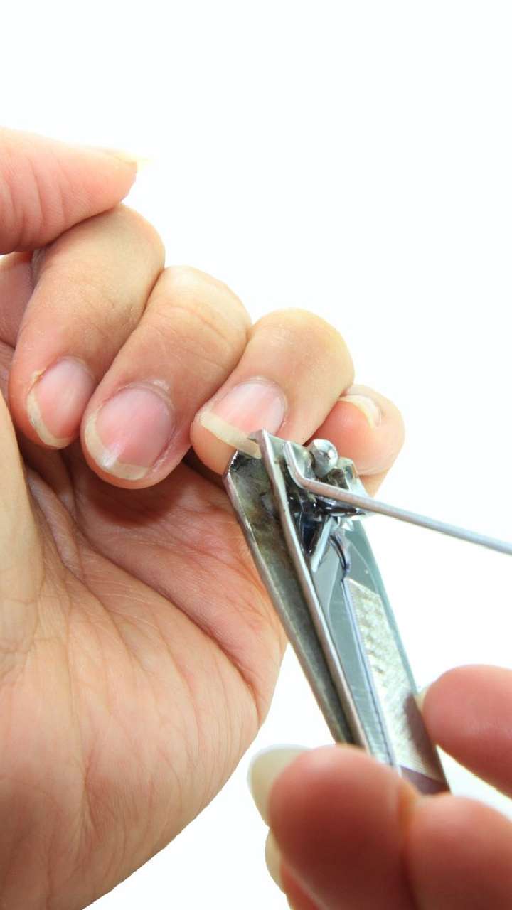 cutting-nails-on-monday-1747640672