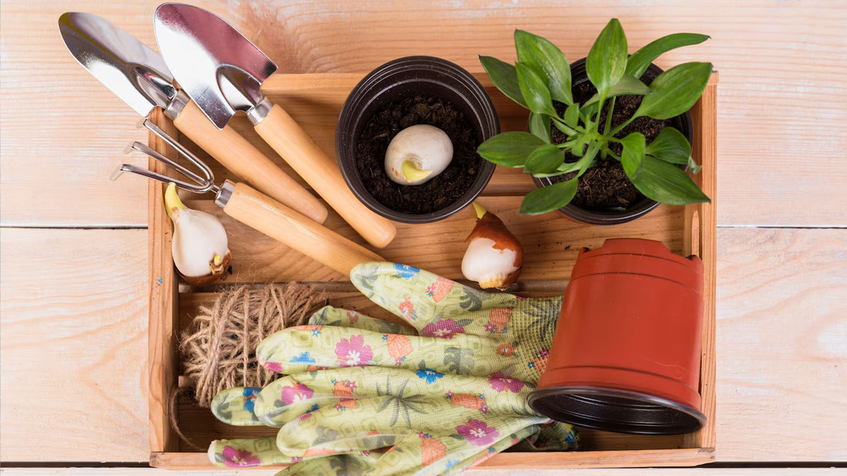 kids can use old kitchen trays