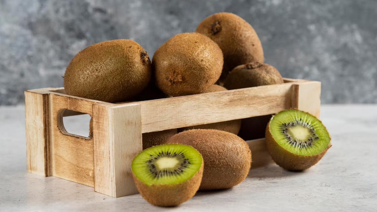 kiwi to control uric acid