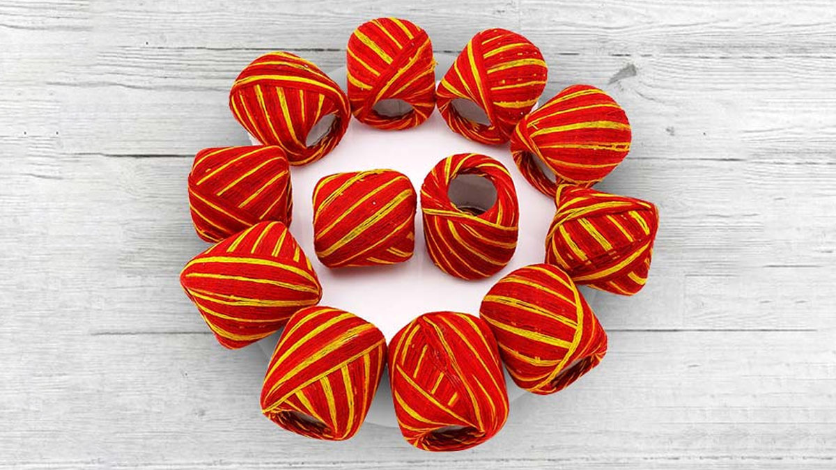 on which hand women should wear kalawa