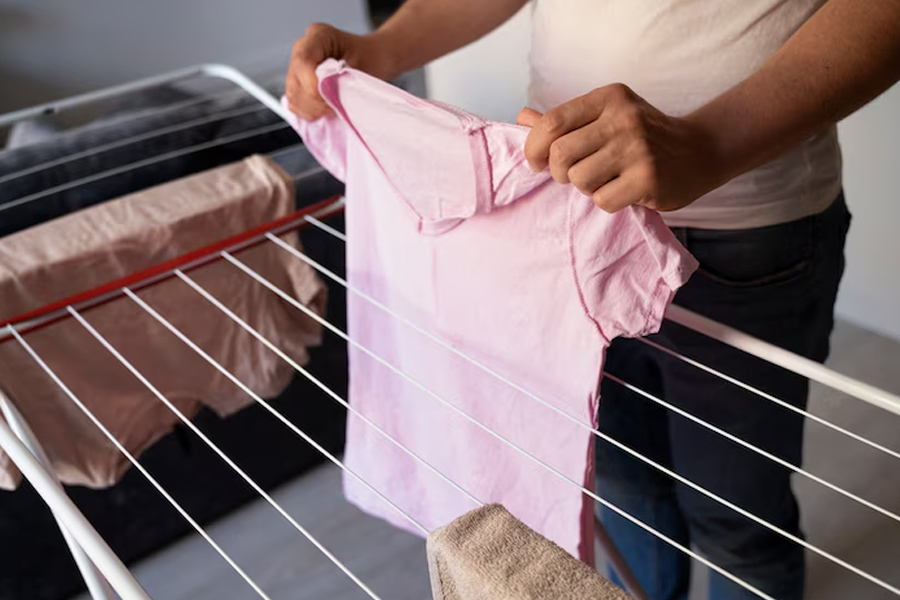 reason of clothes being wet in monsoon