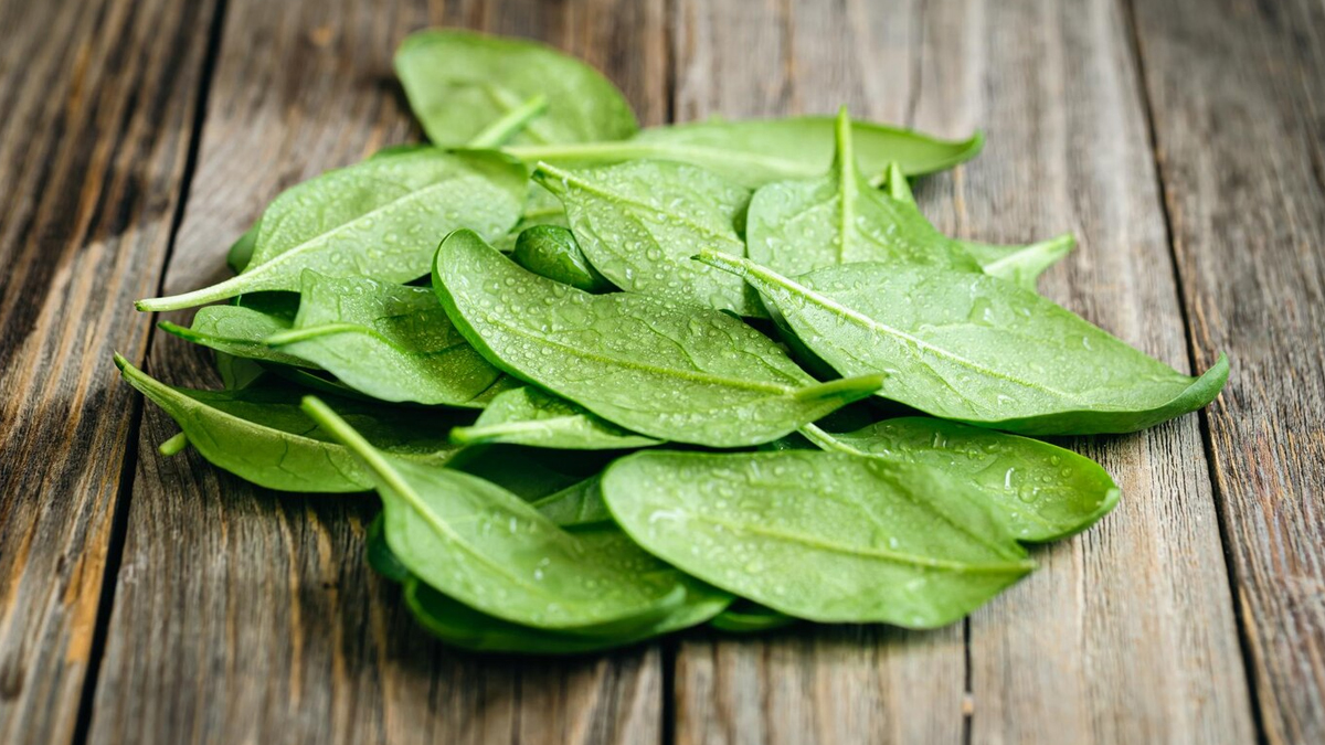 How to keep spinach from spoiling