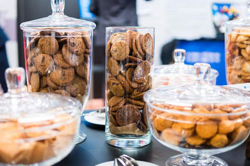 Tips to keep biscuits crisp,