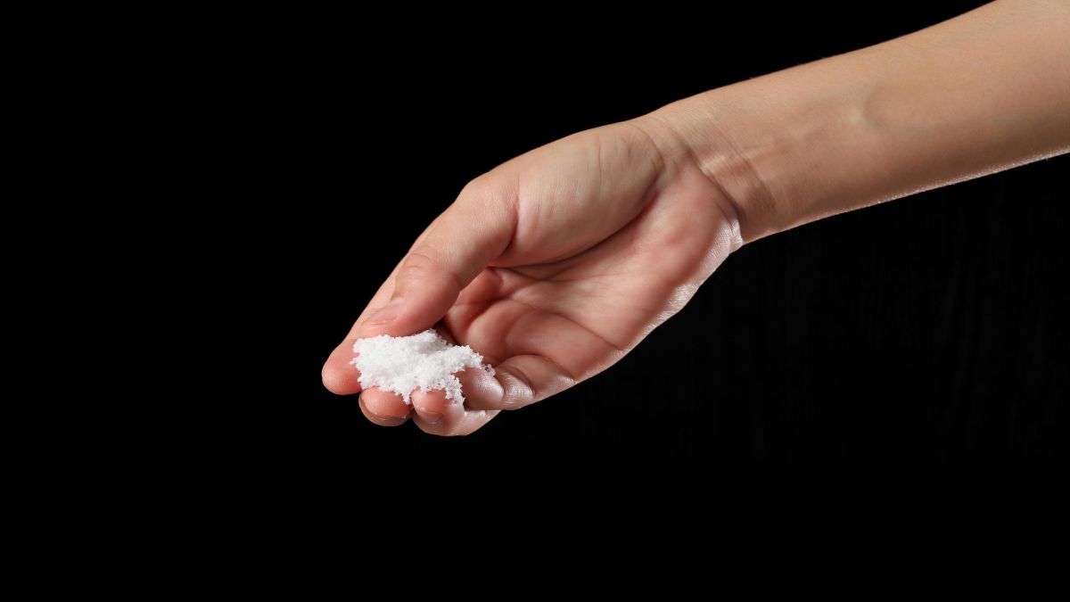 benefits of keeping salt in pocket