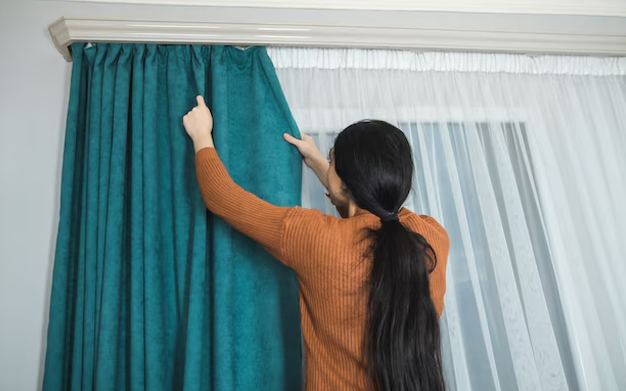 WAYS TO CLEAN CURTAINS