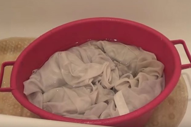 easy tricks to clean bedsheet