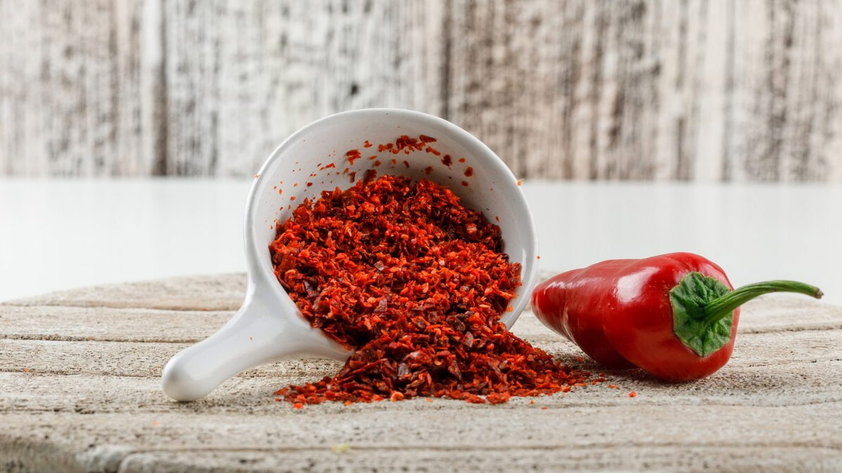 Cayenne pepper to control varicose veins