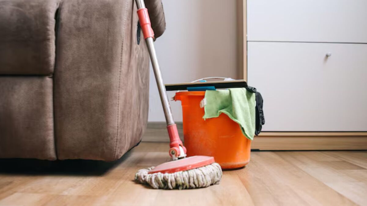 Talcum powder hacks to remove stain from floor
