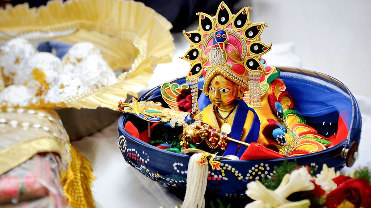 laddu gopal ki seva kaise karni chahiye