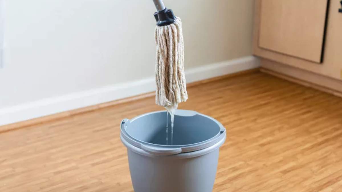 how to mop the floor
